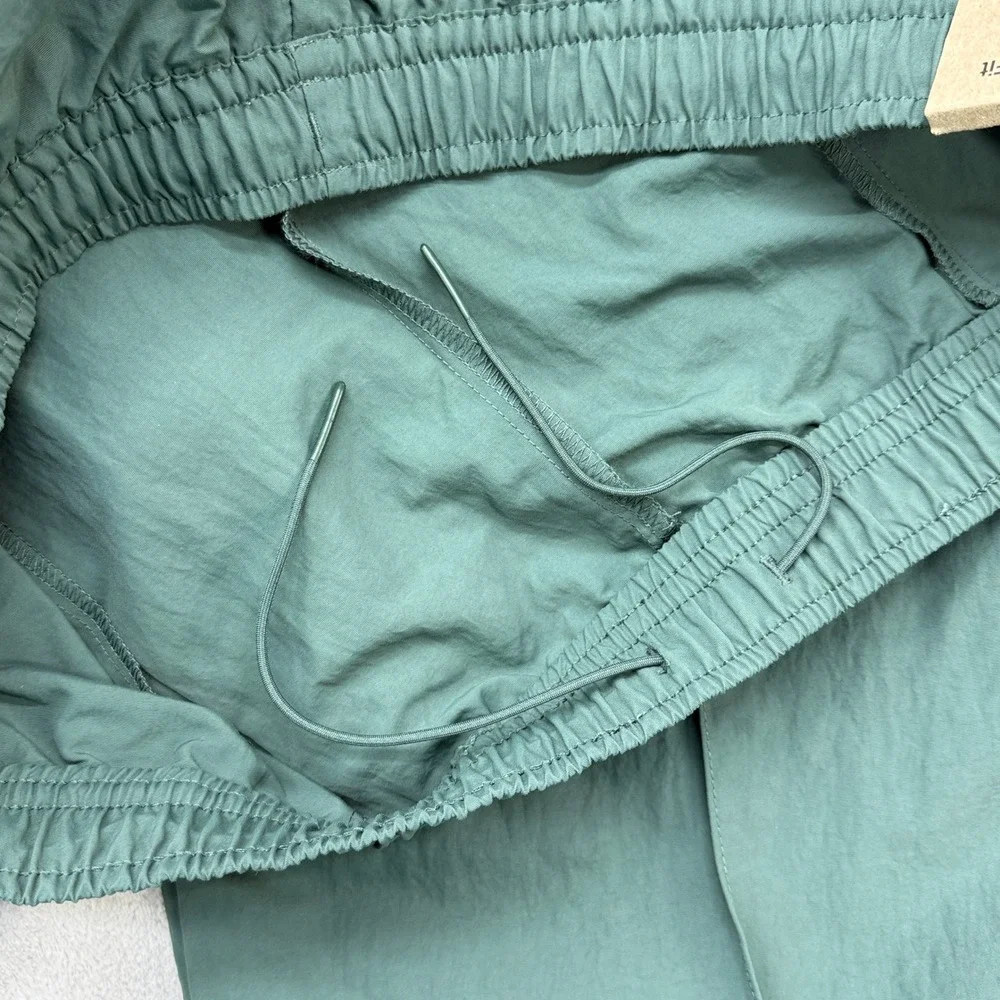Nike Woven Track Pants Mens XL Green Bungee Cuff Nylon Sportswear FQ3588-338